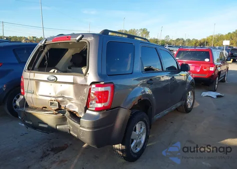 2010 Ford Escape Xlt z USA, uszkodzony, nr VIN 1FMCU0D75AKA35465